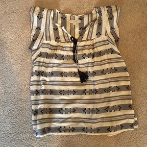 Loft black and white patterned t-shirt